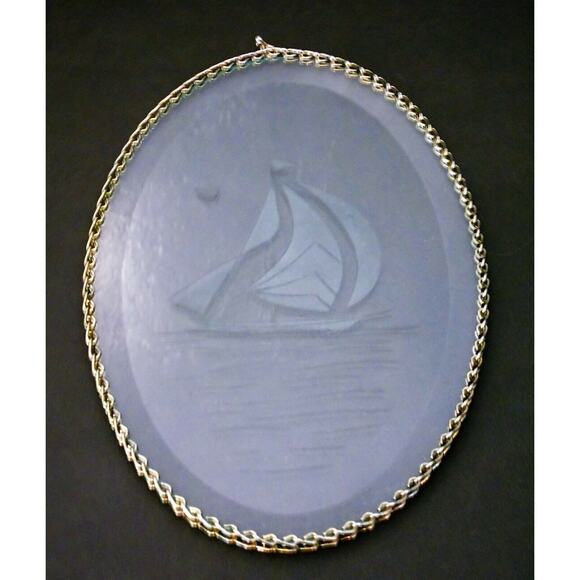 VTG Oval Etched GLASS SUNCATCHER + OAK WOOD STAND Sailboat Ocean Bird Chain Edge - Picture 4 of 5